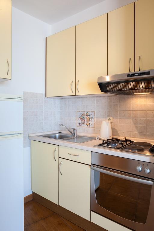 Apartments Waterfront Ivan Podgora Phòng bức ảnh